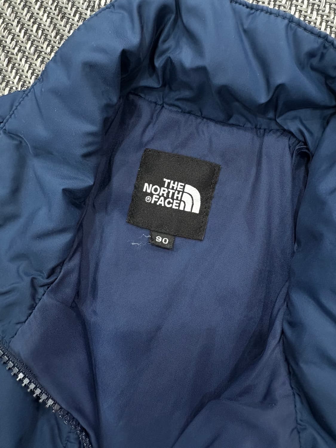 노스페이스 경량패딩 네이비 상품이미지4