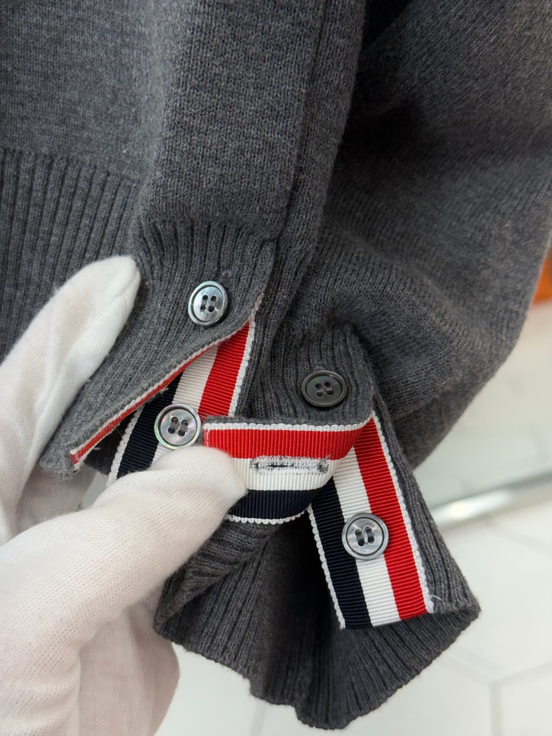 [3] 톰브라운 사선완장 밀라노스티치 니트 상품이미지4