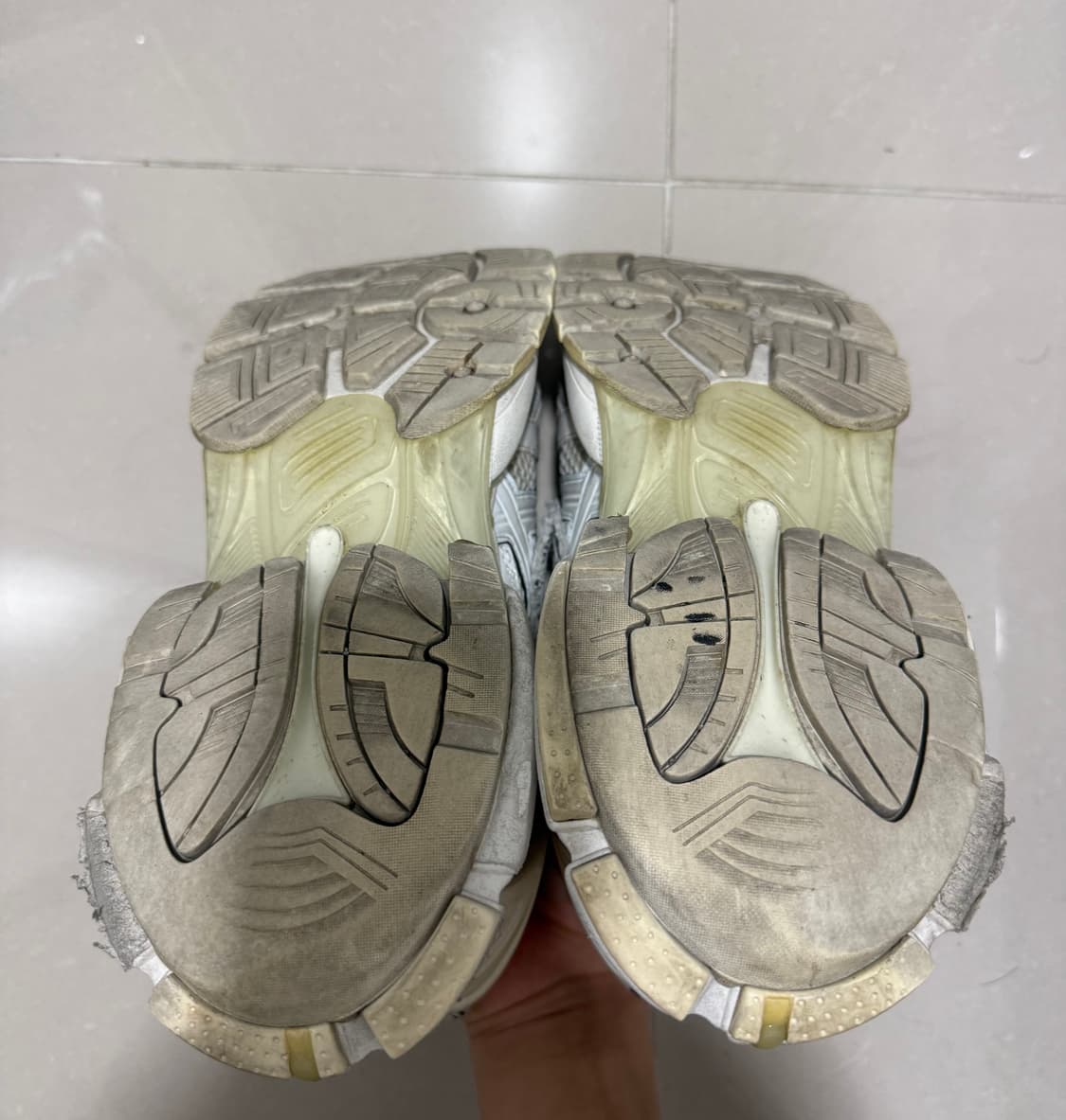 42 발렌시아가 러너 스니커즈 상품이미지2