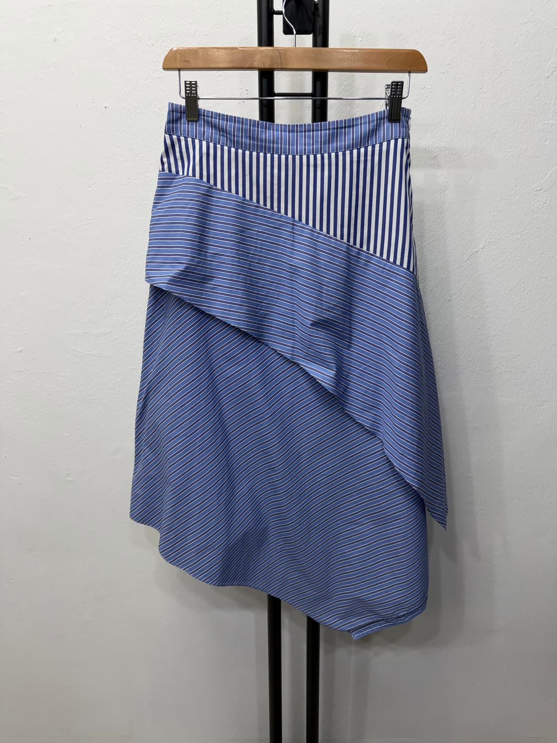 정품) 마쥬 블루 스트라이프 롱 스커트 38 상품이미지1