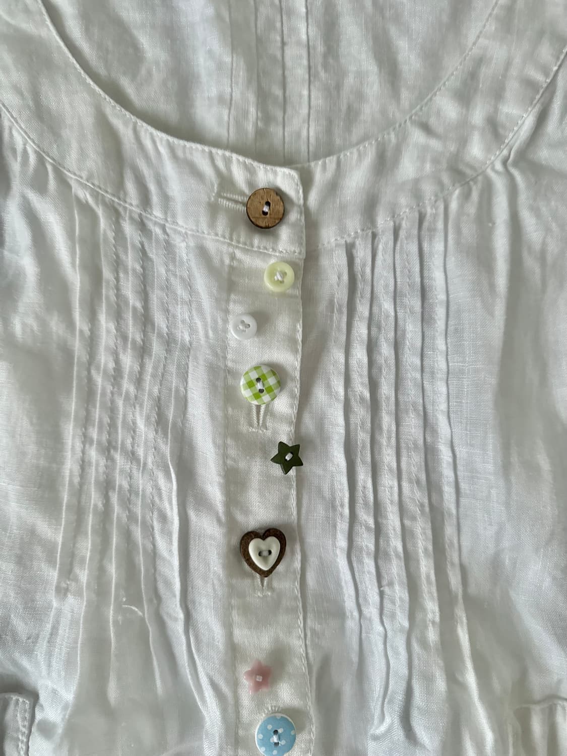 알록달록 단추 핀턱 화이트 나시 민소매 바선생 레이어드 모리걸 원피스 상품이미지5