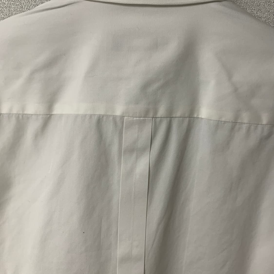 우영미 솔리드옴므 화이트 셔츠 (90남자 or 여자) 상품이미지5