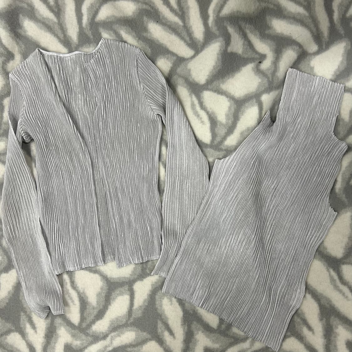 [SPECCHIO] 스피치오 플리츠 슬리브리스 가디건 세트 상품이미지2