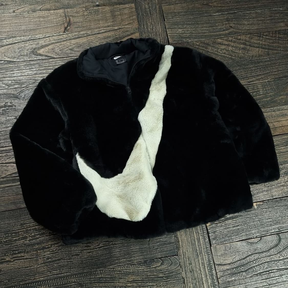 [나이키] 빅스우시 오버핏 쉐르파 퍼 자켓 블랙 M18288 상품이미지1