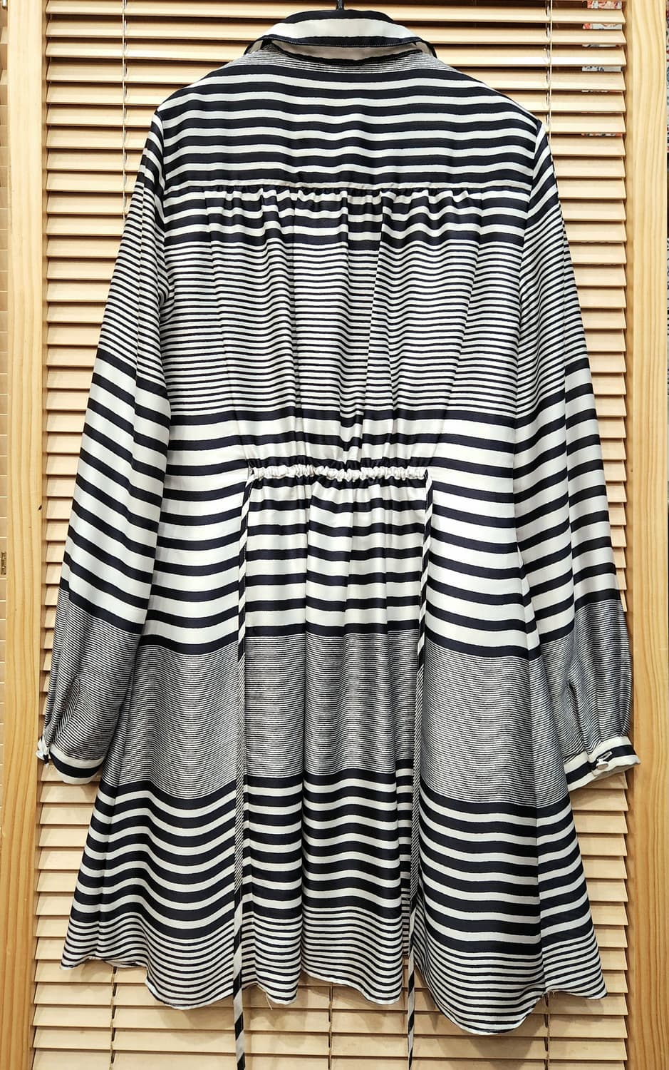 알마니 익스체인지 스트라이프 셔츠원피스 상품이미지2