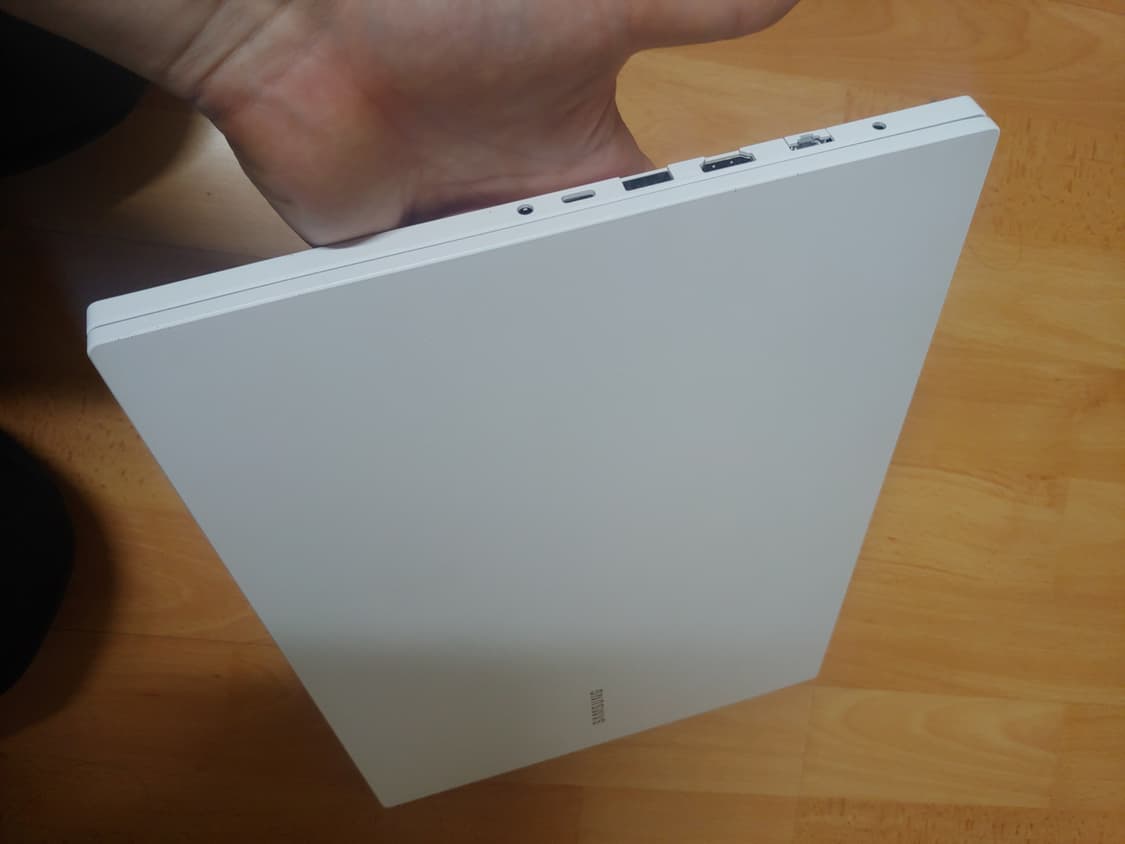 삼성 노트북 플러스2 NT500XDZ 상품이미지4