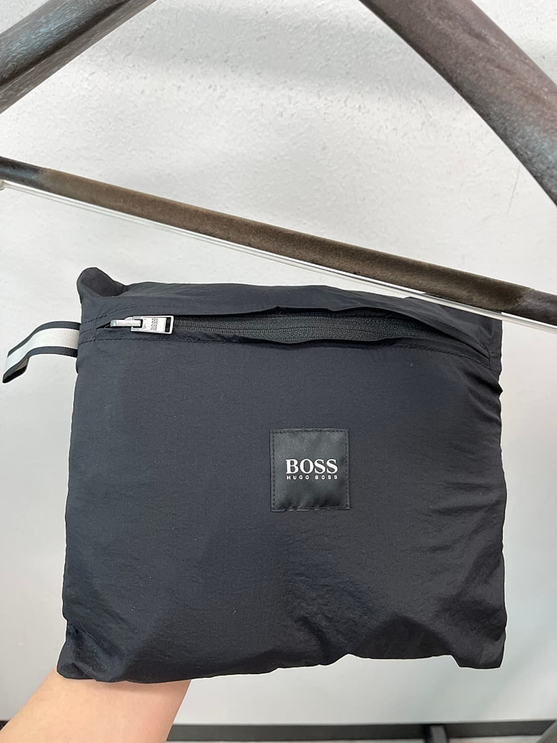 100) 휴고보스 나일론 패커블 블루종  상품이미지6