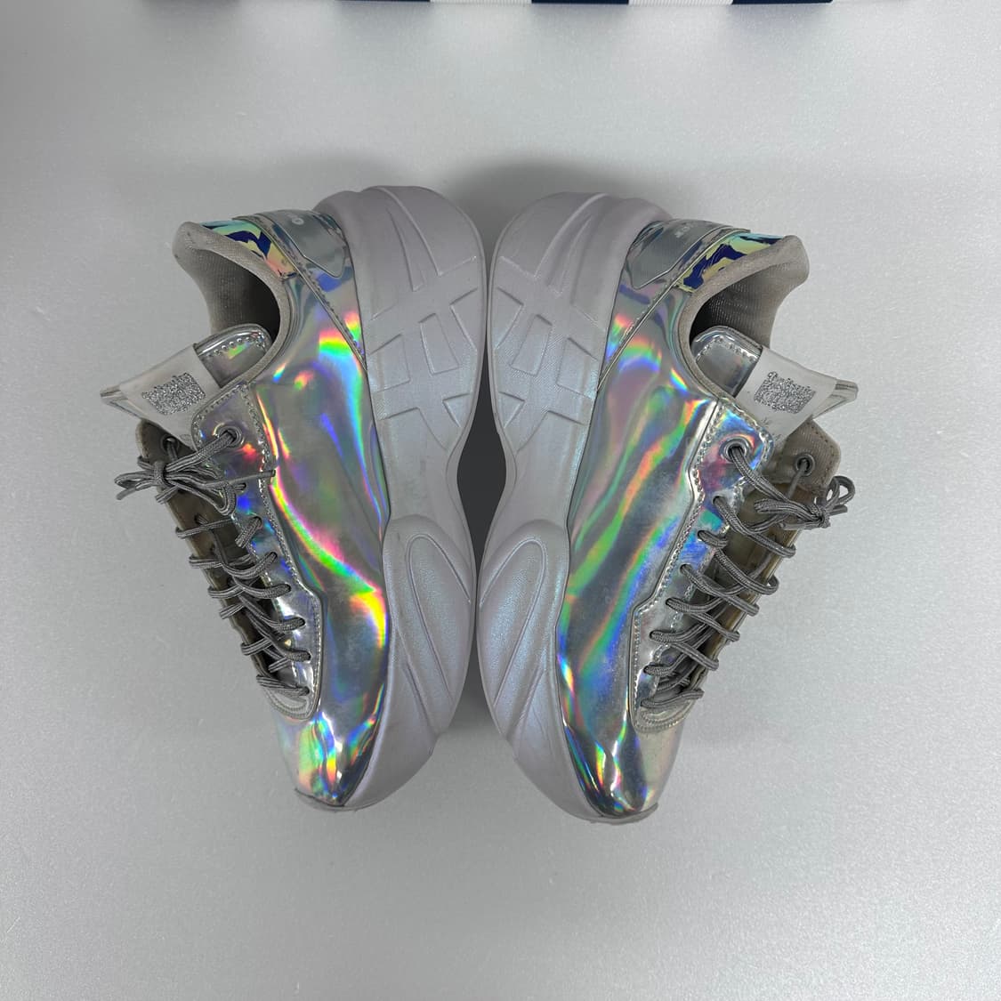 오니츠카타이거 x 신데렐라 오로라 홀로그램 스니커즈 운동화 250 상품이미지6