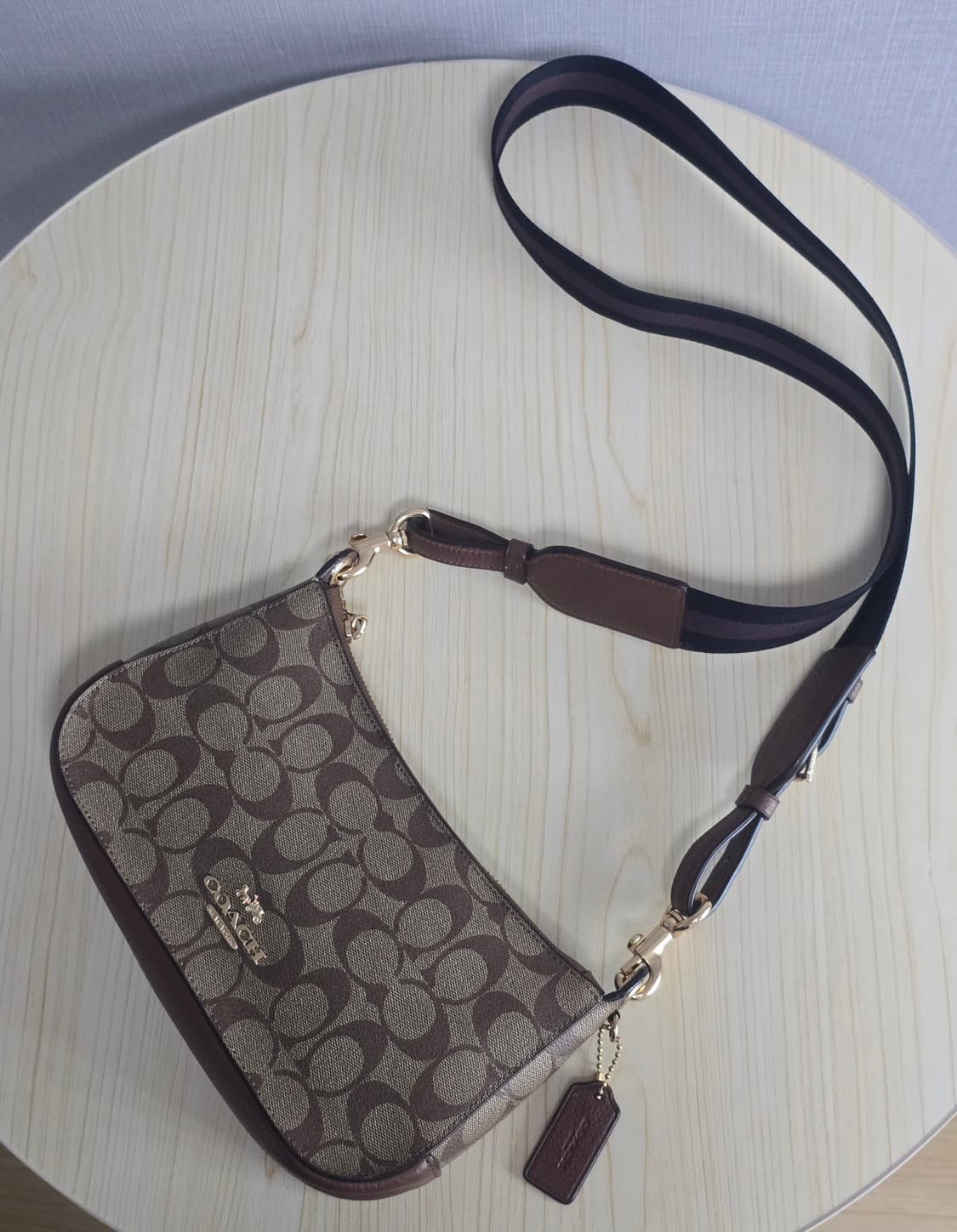 COACH 코치 제스 바게트 크로스백 상품이미지7