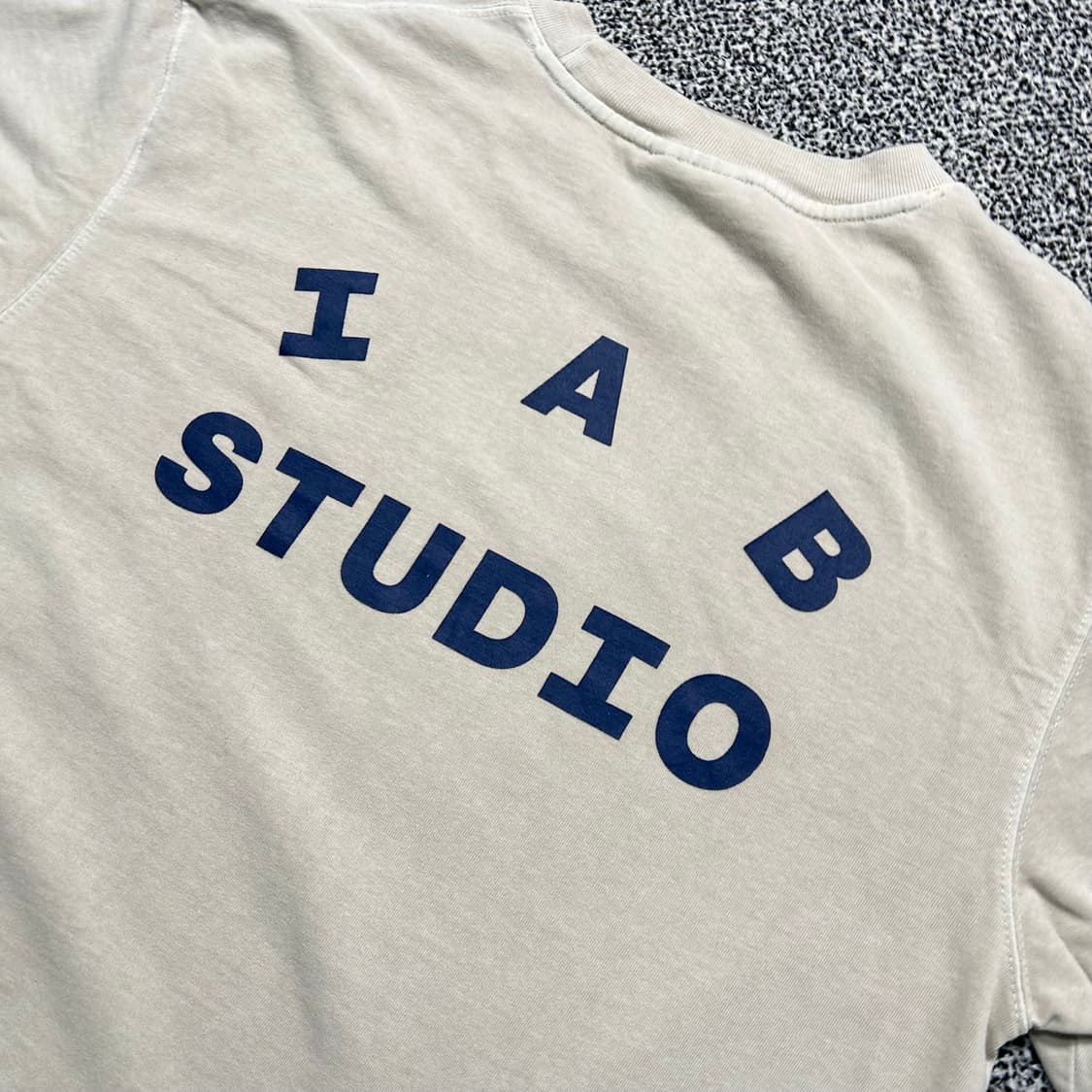 아이앱 스튜디오(I.A.B STUDIO)오트밀 피그먼트 티셔츠 상품이미지7