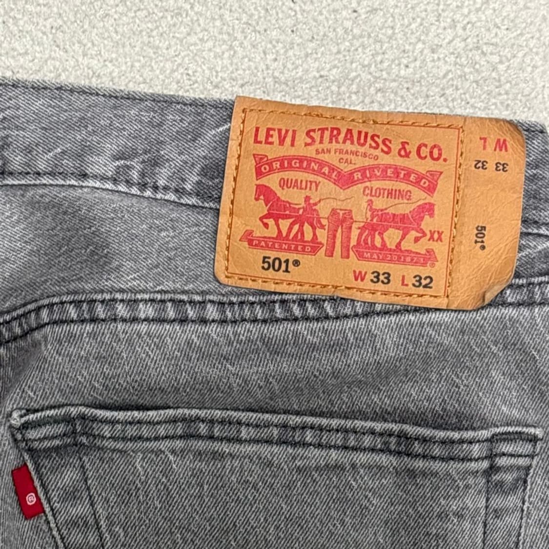 LEVI'S 501 데님팬츠 버튼 플라이 그레이 33 | 32 상품이미지9