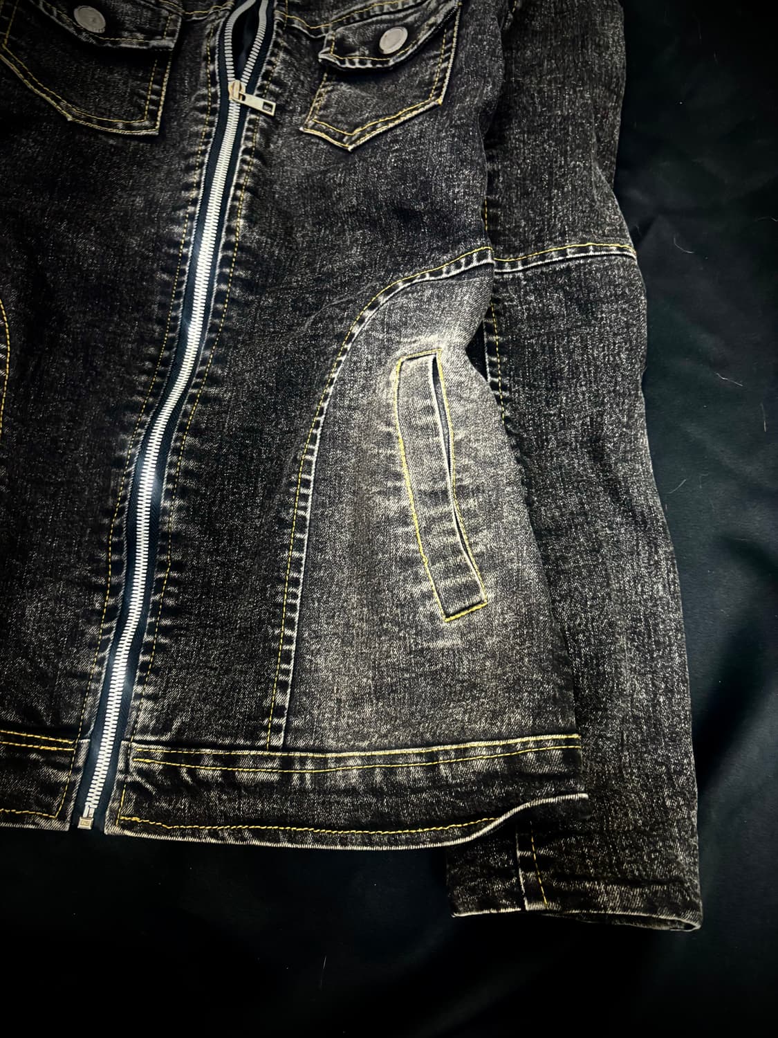 Skull Stud Washed Denim Jacket 상품이미지9