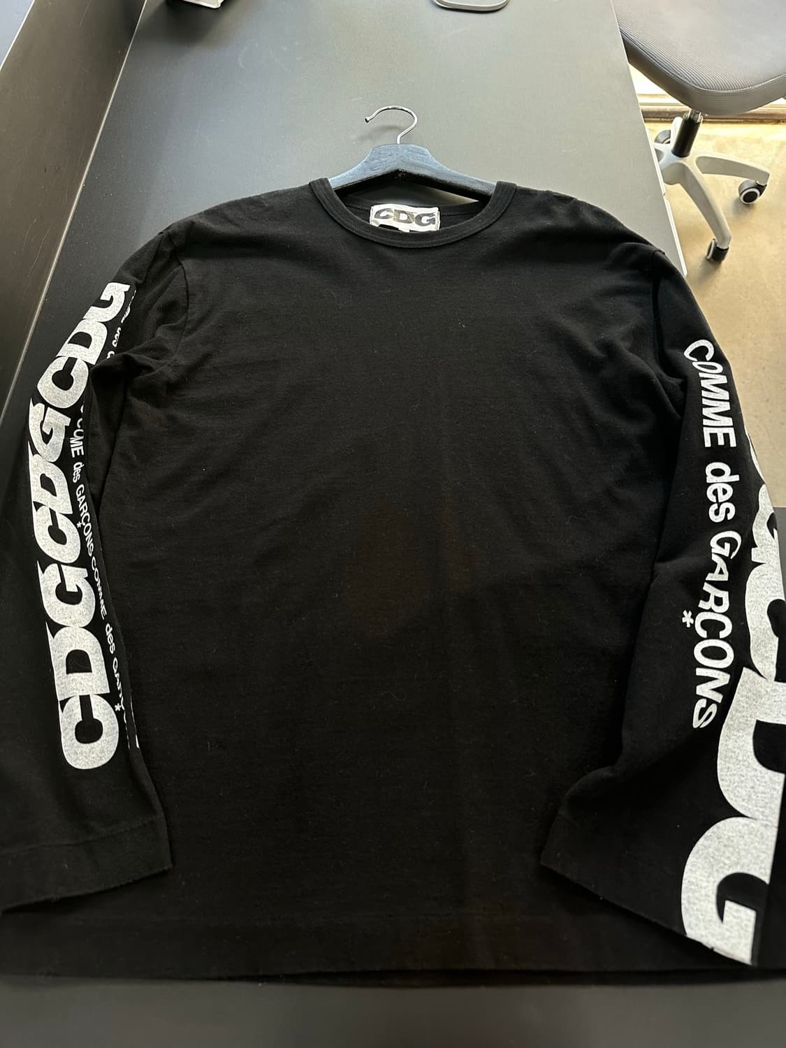 꼼데가르송 CDG 암 볼드로고 롱슬리브 블랙 상품이미지5