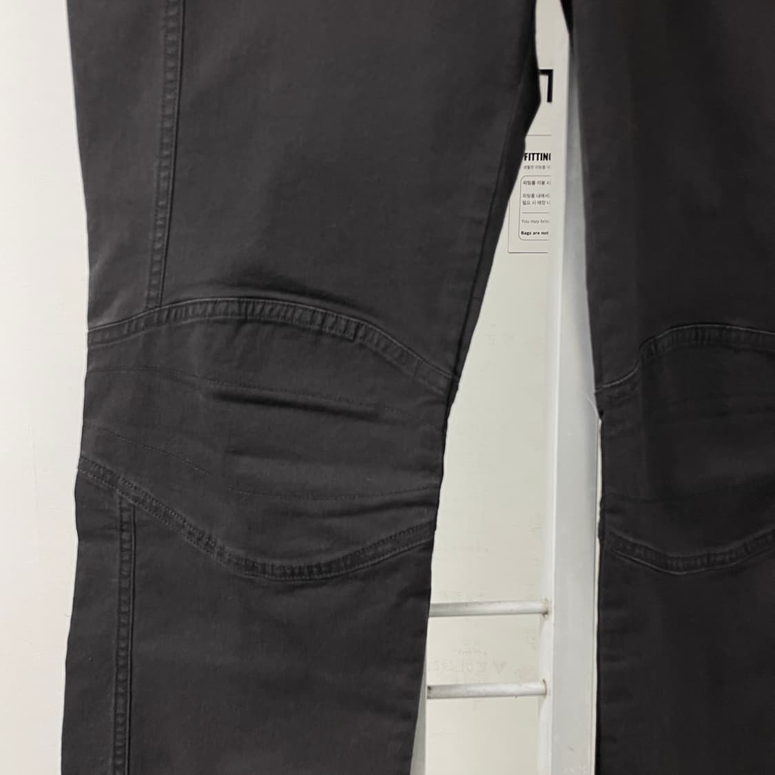 버버리 블랙 팬츠 16 상품이미지4