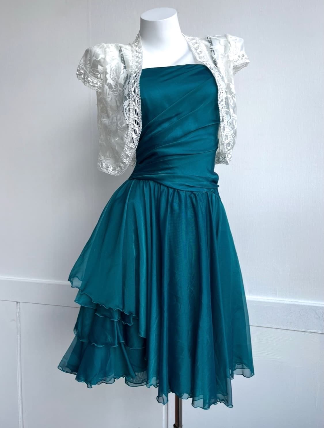 Genet Vivien 주네비비안 에메랄드 아일렛 원피스 상품이미지1