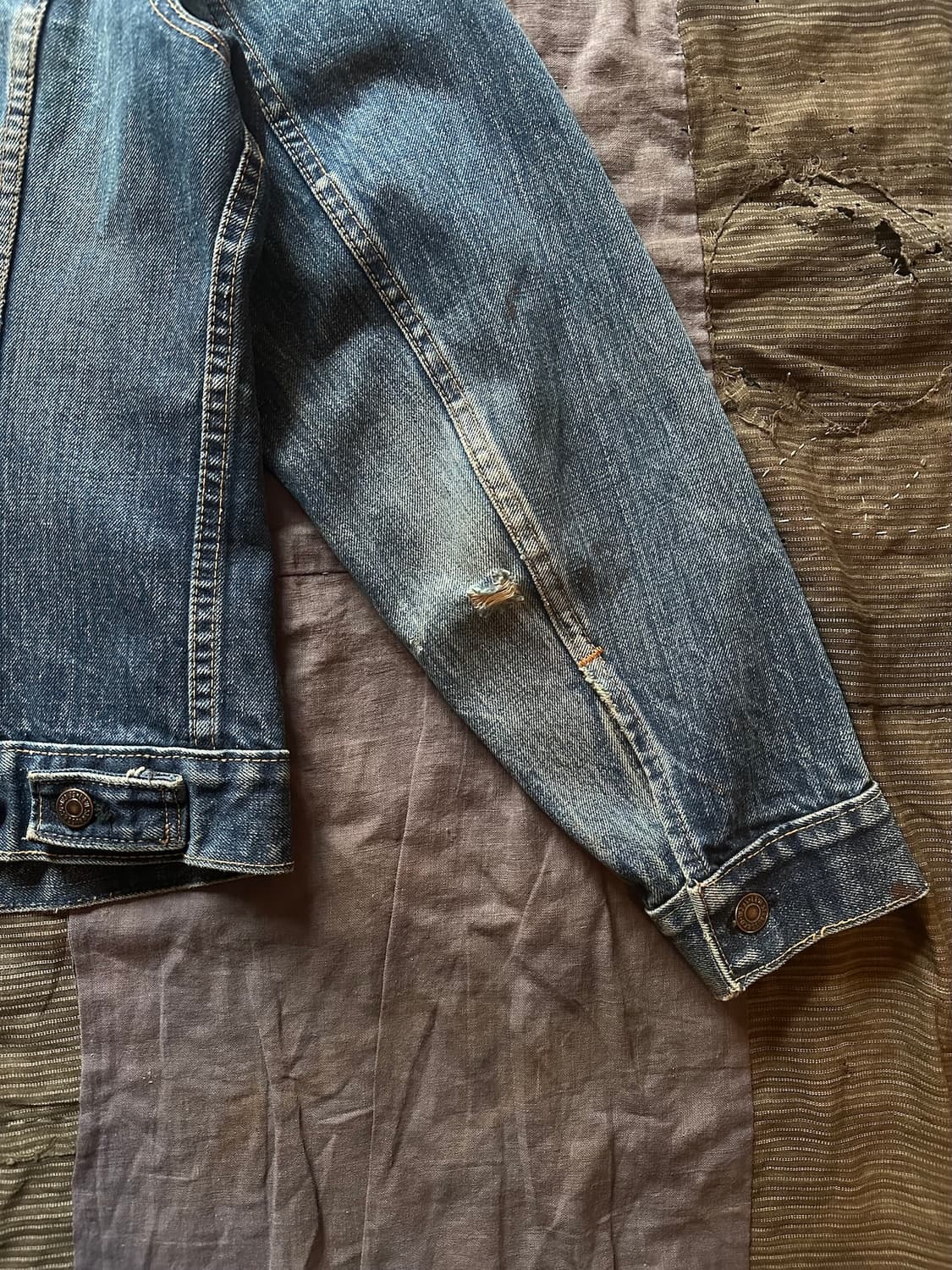 60s USA Levis 70505 Big E Denim Jacket 상품이미지7