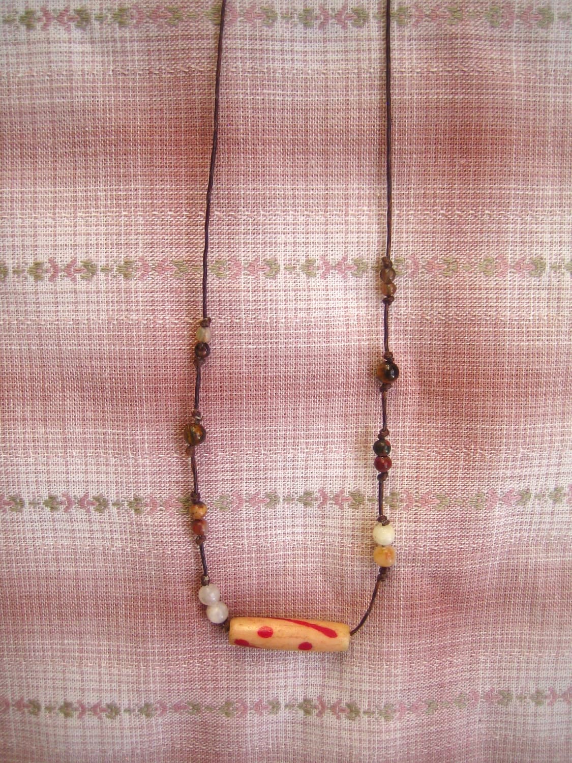 wooden grape necklace 우든 그레이프 목걸이 상품이미지2