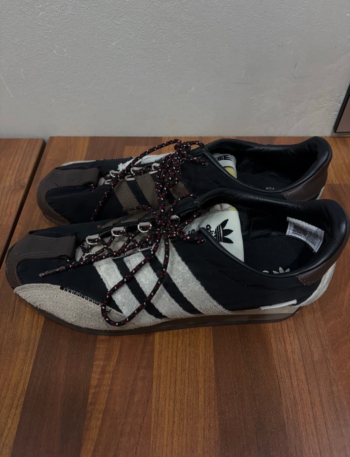 아디다스 송포더뮤트 컨트리 코어블랙 코어화이트 상품이미지1