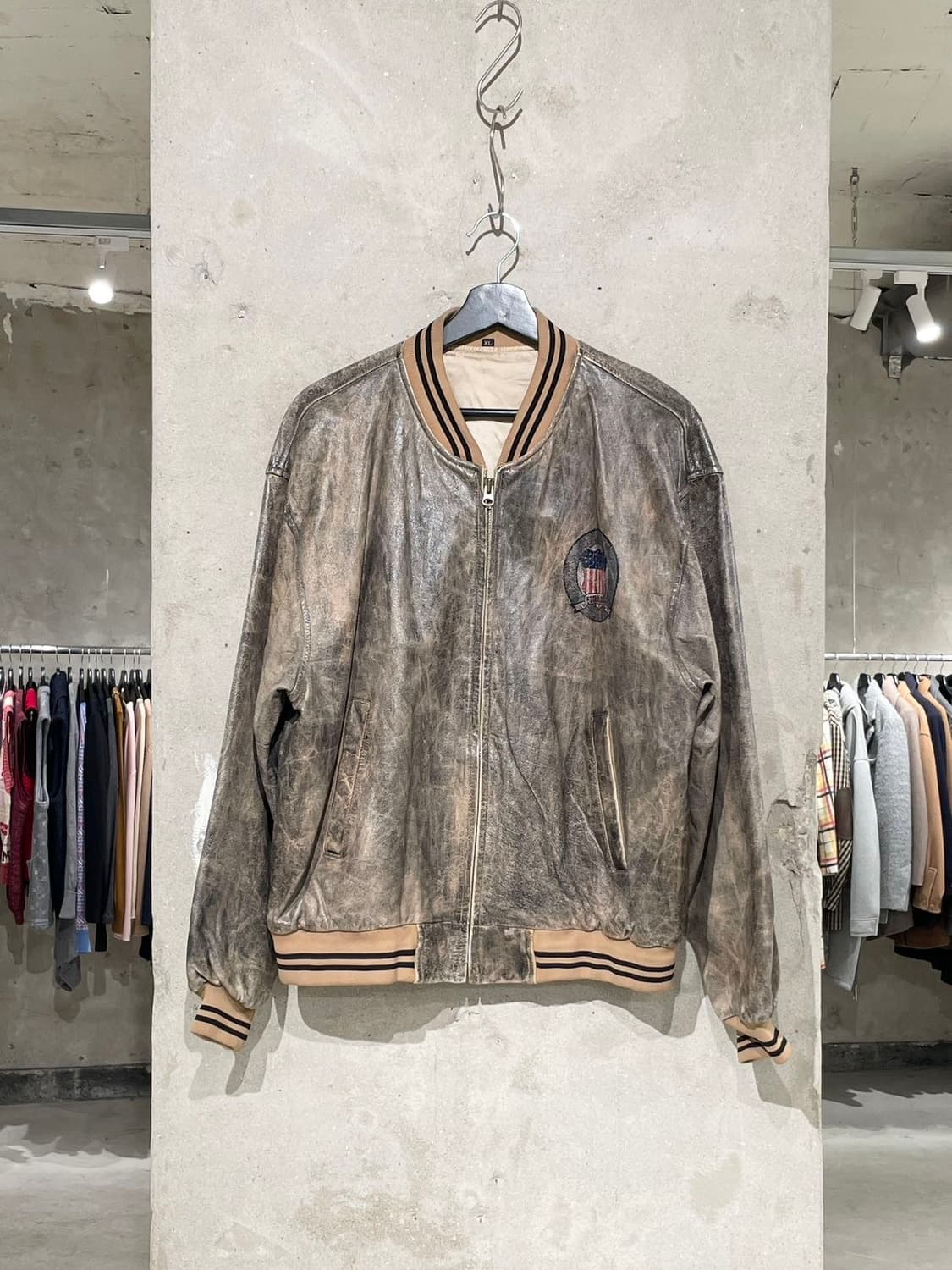 아비렉스 브라운 usa 로고 바시티 레더 자켓 상품이미지1