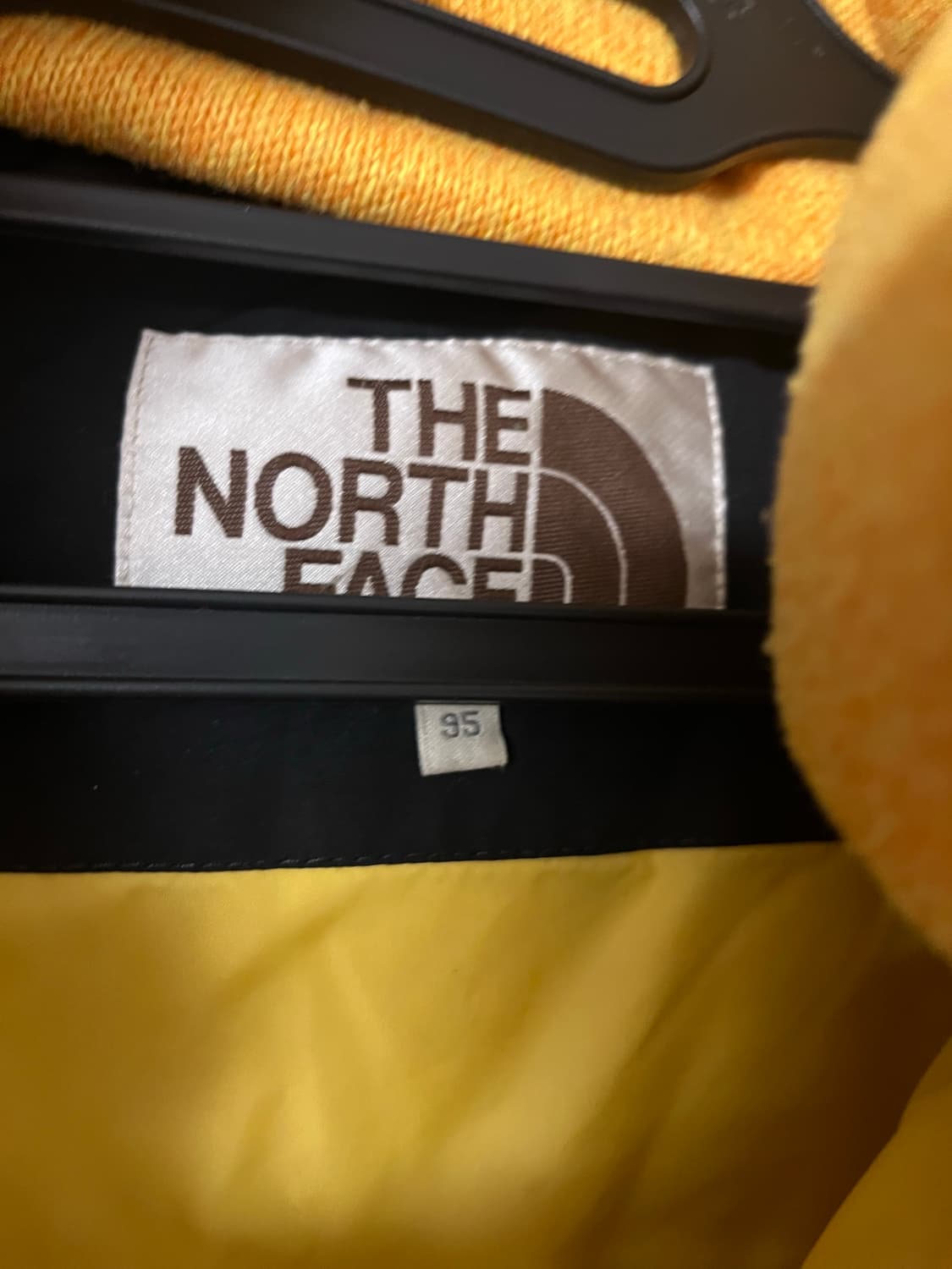노스페이스 700 패딩 조끼 옐로우 (95) 상품이미지4