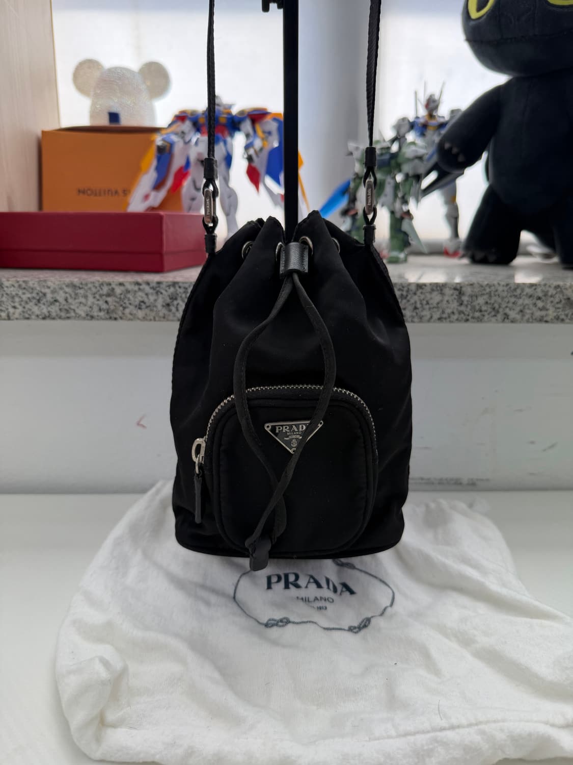 정품) 프라다 미니 블랙 버킷백   상품이미지1