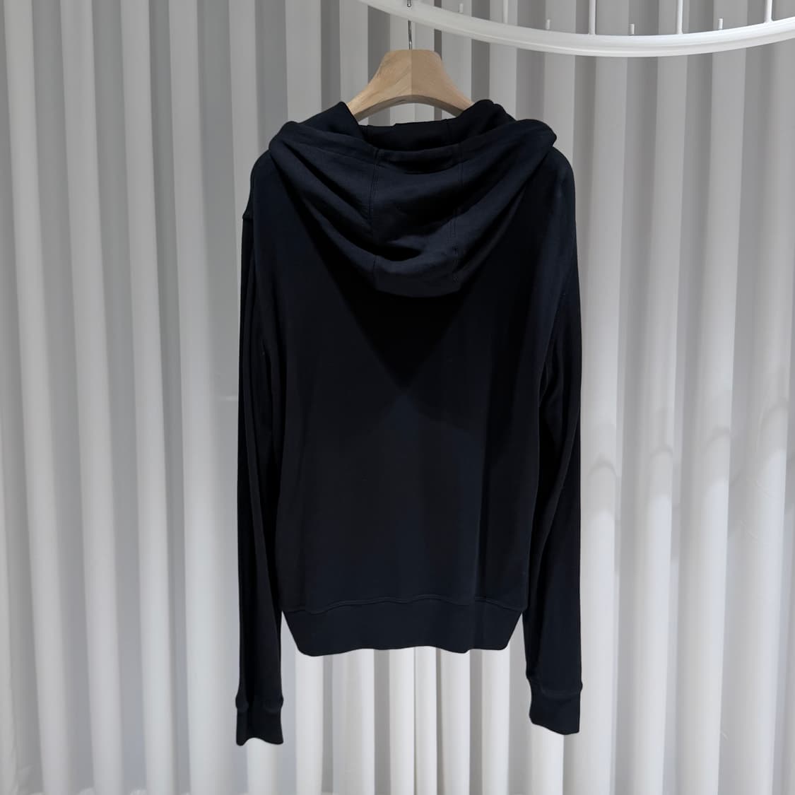 (A+/52) / 톰포드 집업 드로스트링 저지 후드 블랙 상품이미지5