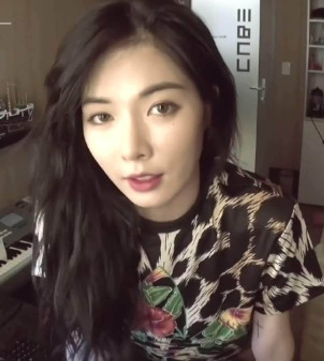 아디다스 x 제레미스캇 레오파드 반팔 티셔츠 PN4339 상품이미지2