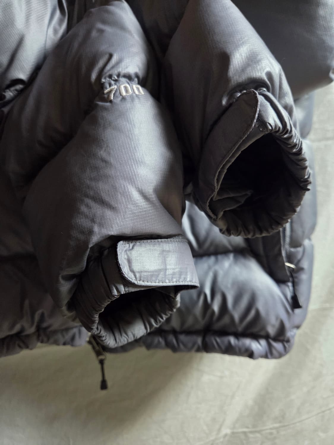 노스페이스 700 눕시2 패딩 블랙/그레이 M(실측 100~105) 상품이미지8