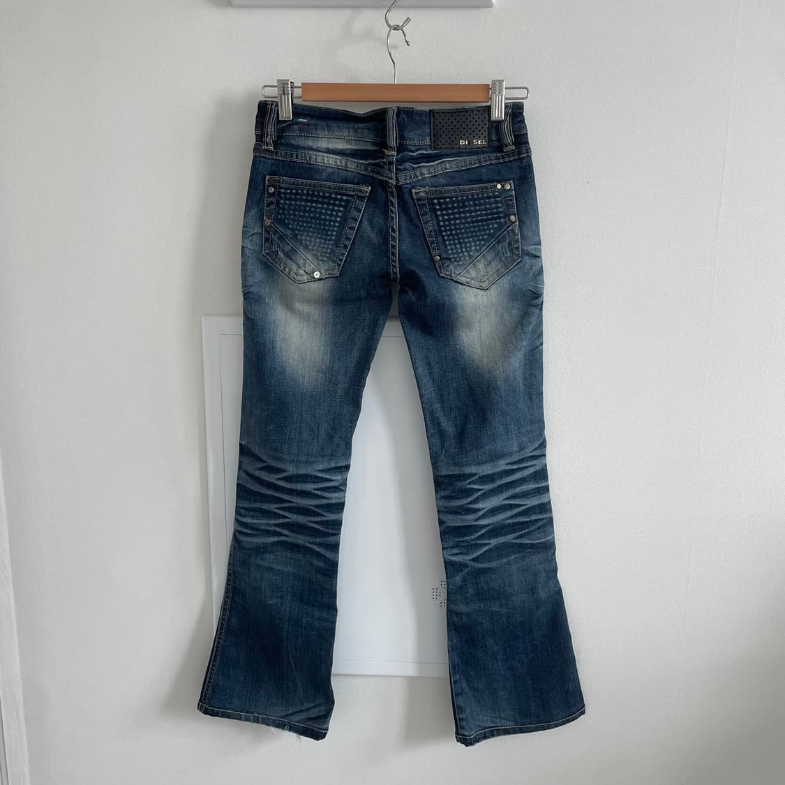 Diesel Low-Rise Bootcut Jeans 25 상품이미지3