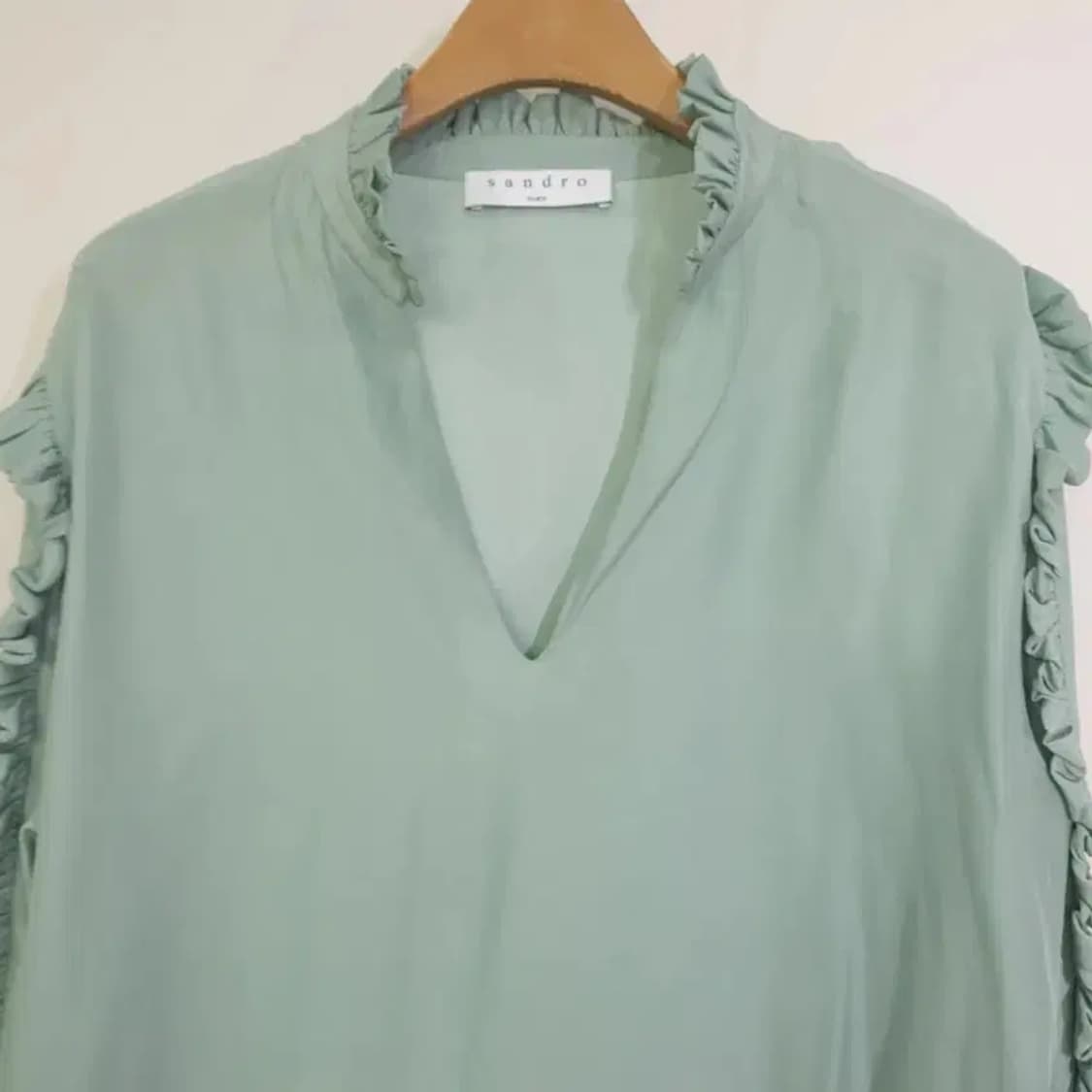 산드로 민트색 실크 러플 블라우스 상품이미지2