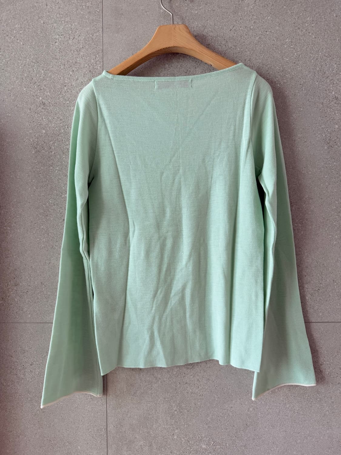 에잇세컨즈 민트색 긴팔 얇은 니트 보트넥 상품이미지3