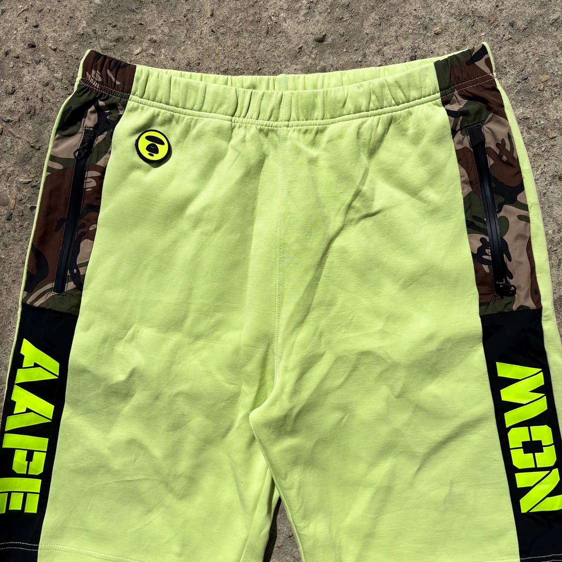 (XL) Aape Now 로고 형광 카모 스웻 숏팬츠 상품이미지2