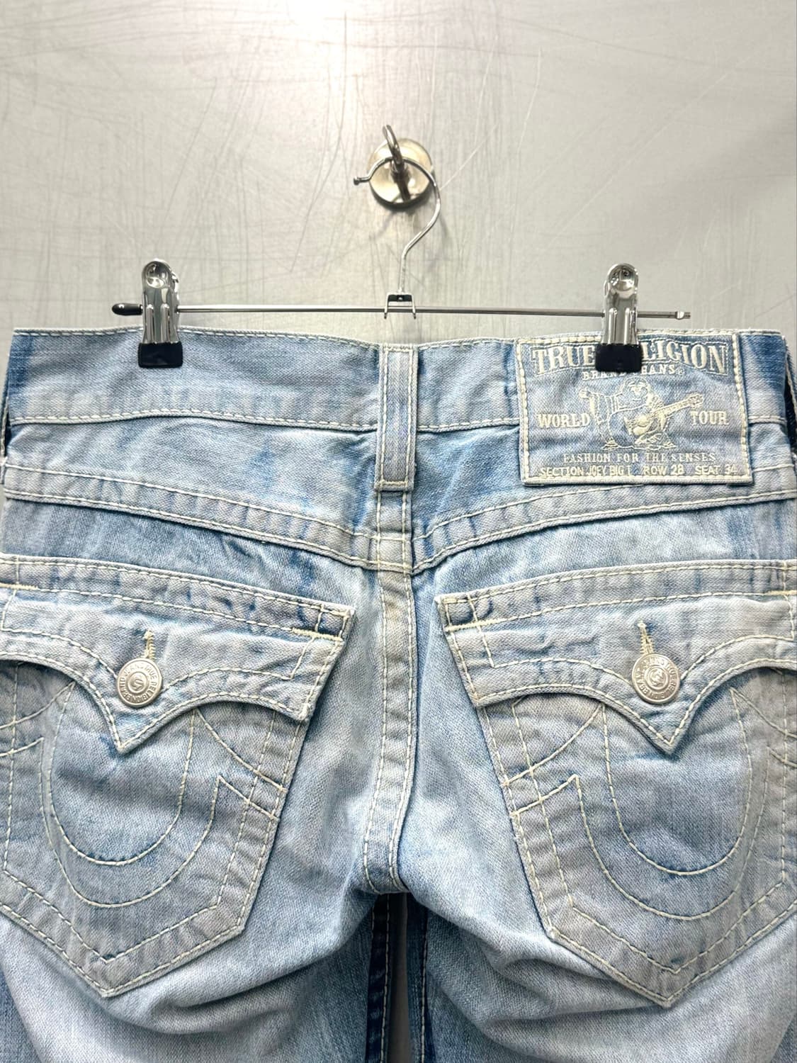 True Religion 트루릴리젼 라이트워시 부츠컷 데님 팬츠 상품이미지6