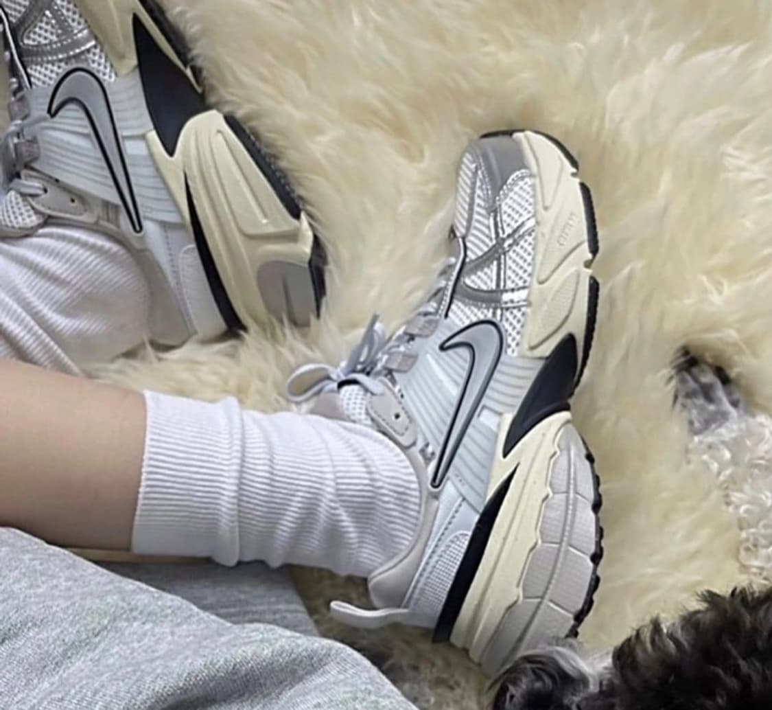 [280][275]나이키 V2K 런 서밋 화이트 메탈릭실버 런테크(W) 상품이미지5