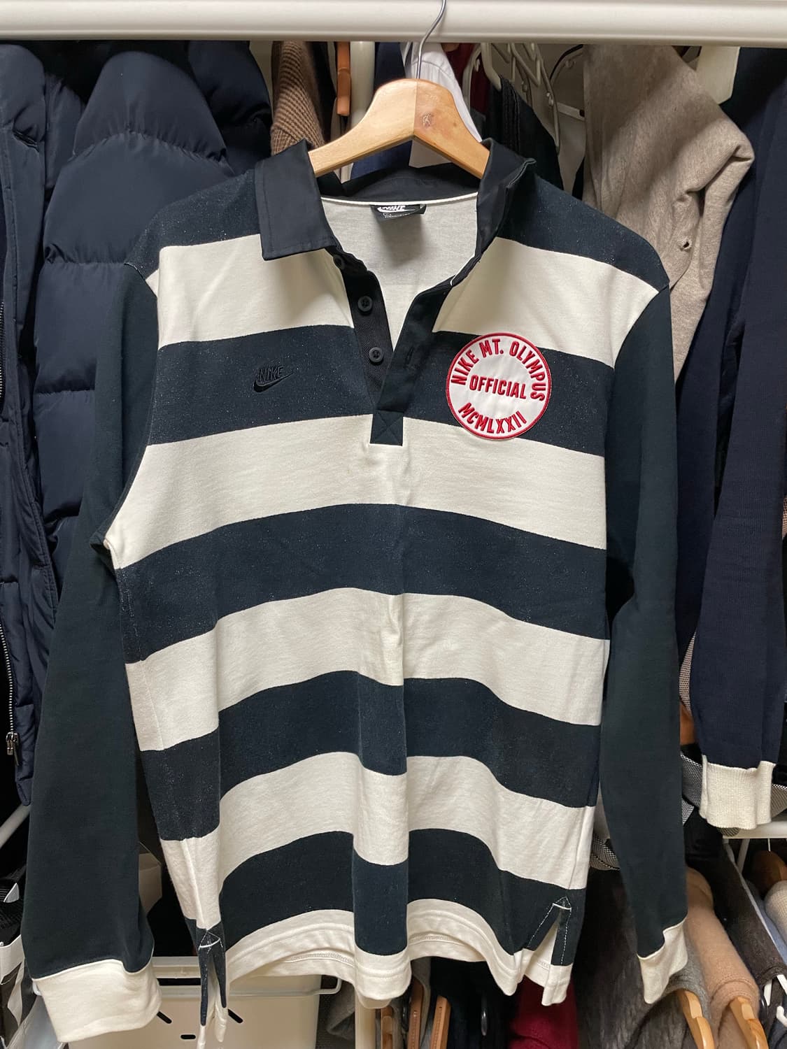 나이키 카라긴팔 팝니다. 상품이미지1