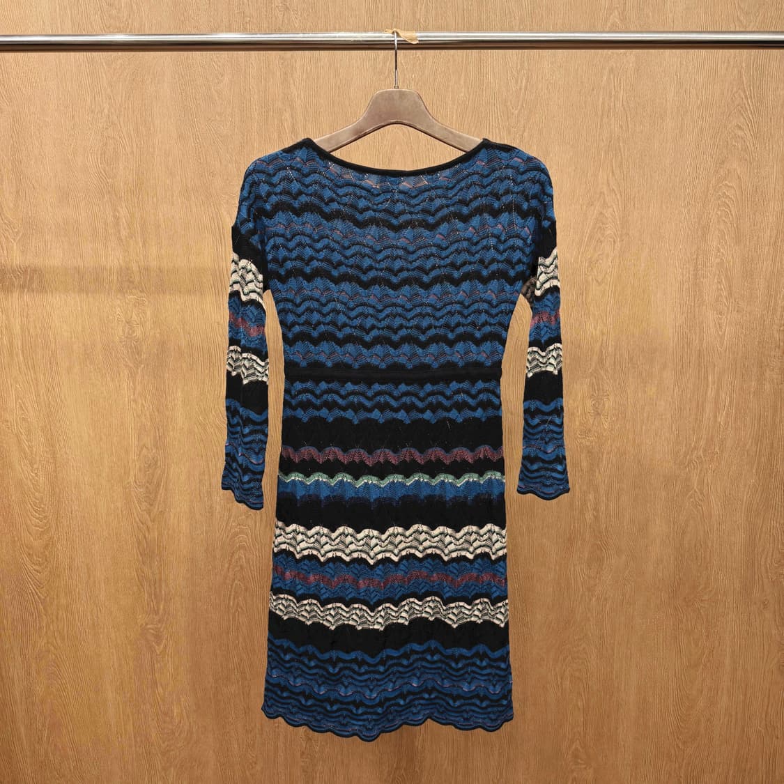 미쏘니 니트 롱 원피스 지그재그 패턴 디테일 슬림핏 멀티컬러 상품이미지3