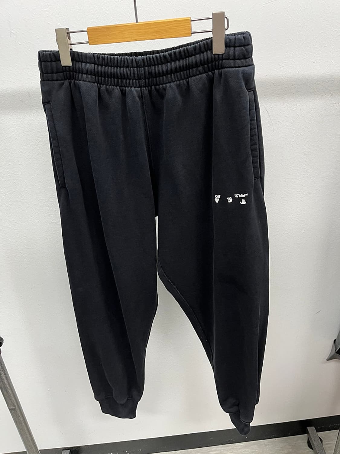 30) 오프화이트 블랙 스웻팬츠 상품이미지4