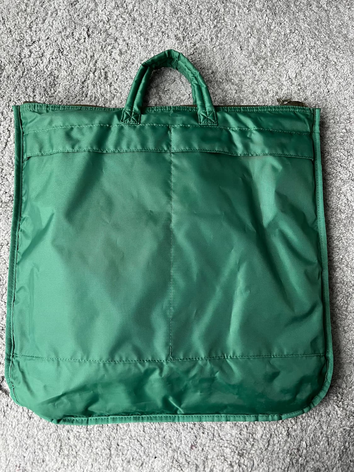 유니클로 JW앤더슨 리버시블 올리브 그린 헬멧백 상품이미지4