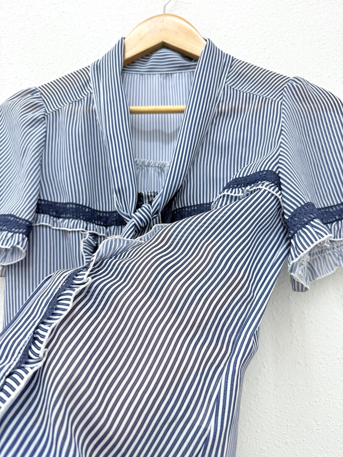 빈티지 Axes Femme 블루 스트라이프 리본 레이스 블라우스 상품이미지5