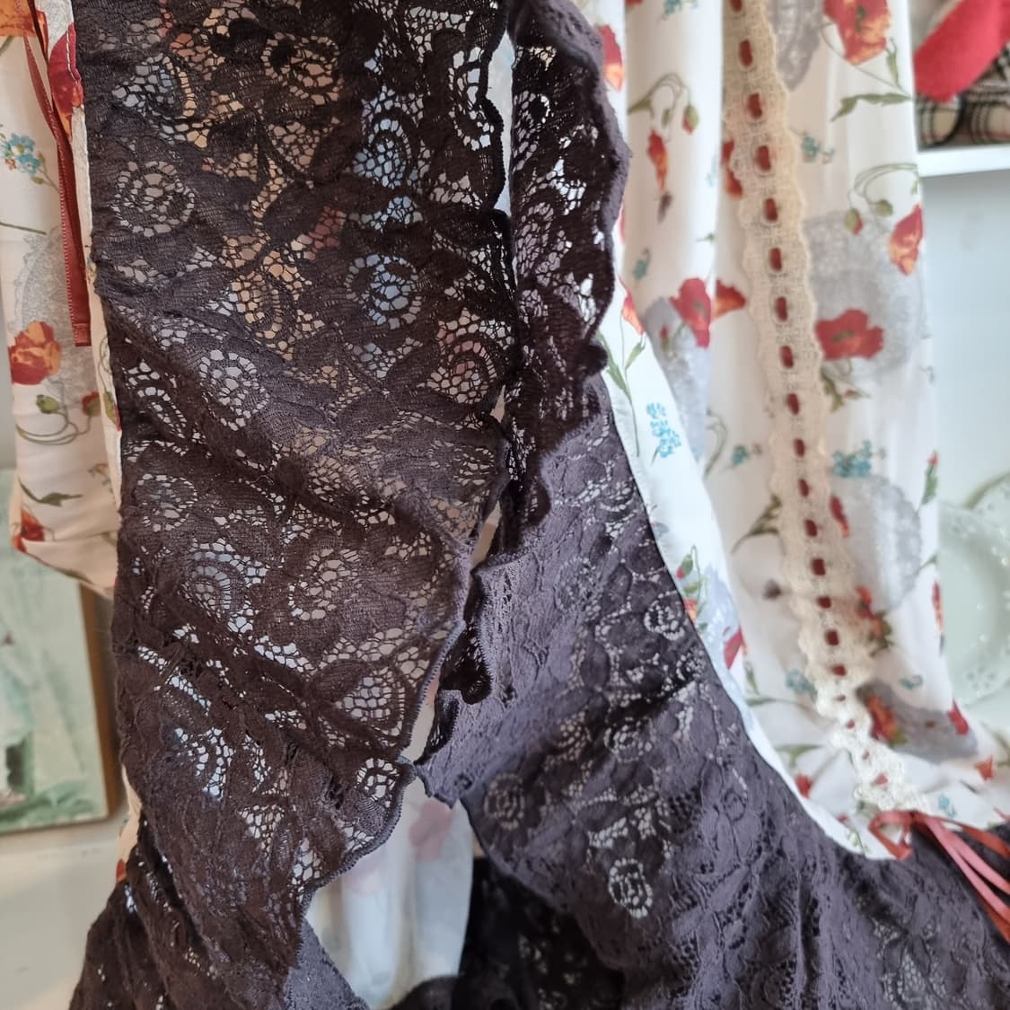 axes femme(엑시즈 팜) 플라워 레이스 배색 롱 스커트 상품이미지4