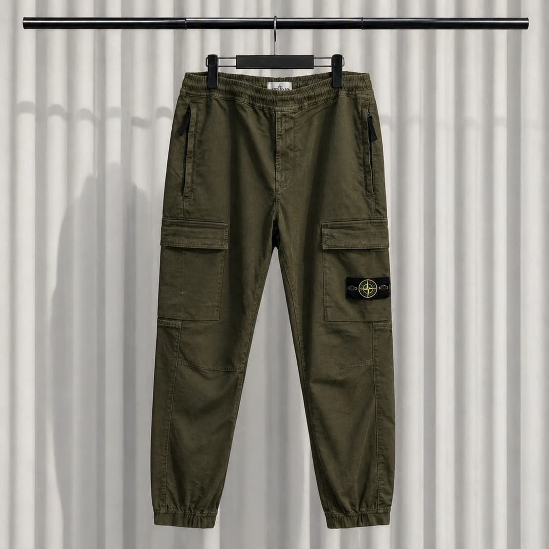 (38) 스톤아일랜드 레귤러 테이퍼드 가먼트다이 카고팬츠 상품이미지1