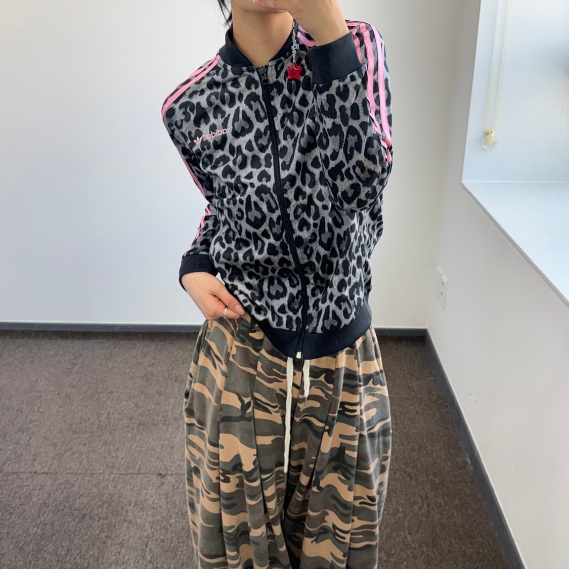 Adidas 아디다스 핑크 트랙탑 그레이 레오파드 져지 상품이미지1
