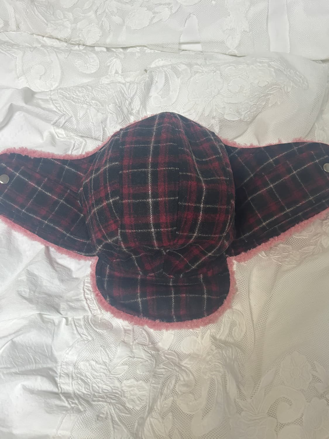 유얼쎄시 Fuzzy Bunny Check Trapper Hat (RED) 상품이미지4