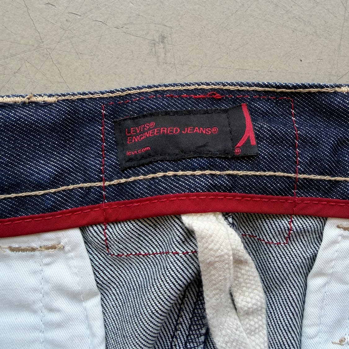 리바이스 엔지니어드 데님 스커트 상품이미지4