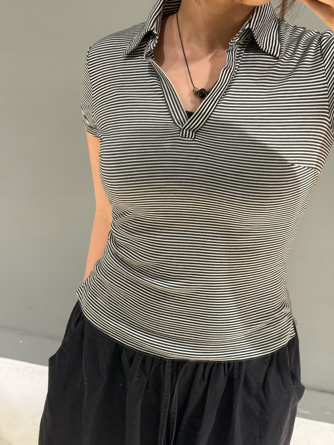 stripe v-neck cutting collar top 상품이미지3