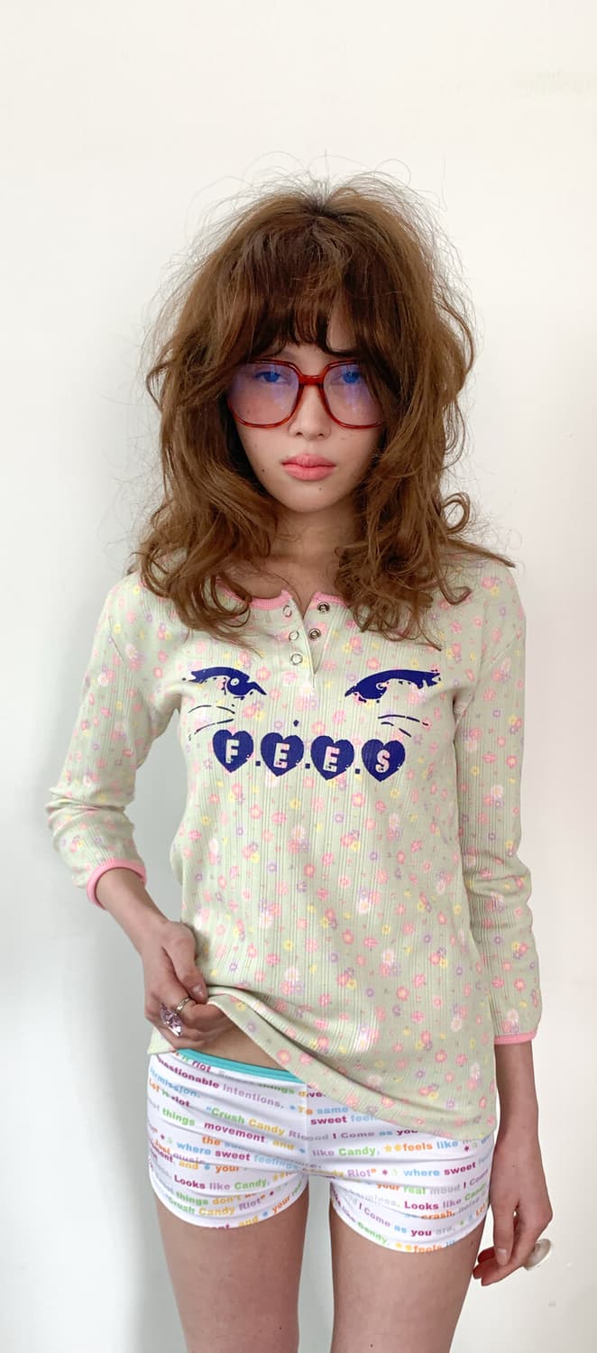 샵페어리 키티 버튼 플라워탑 kitty button flower top  상품이미지1