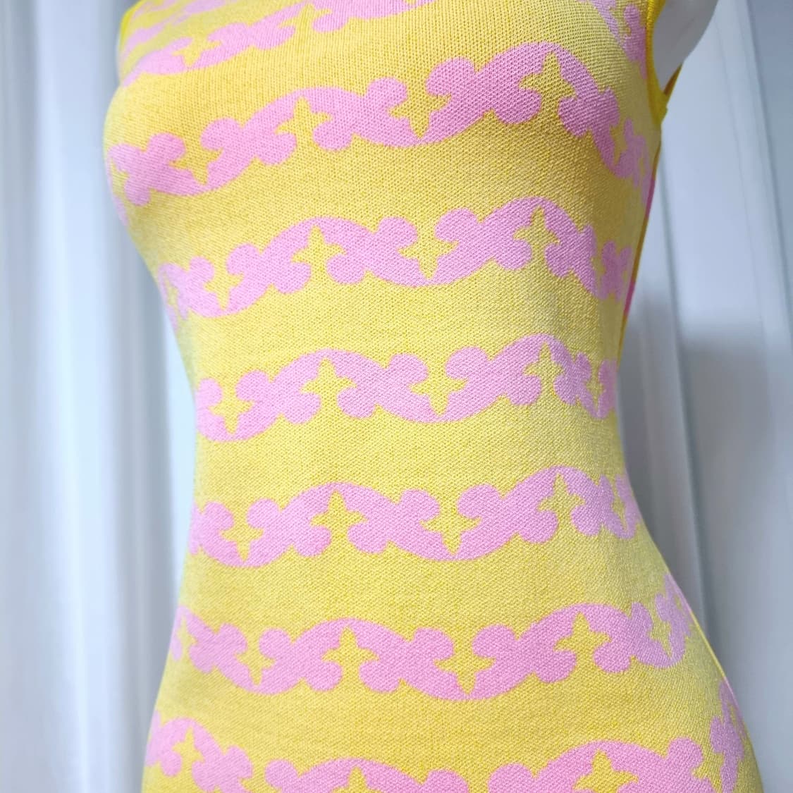 럭키슈에뜨 슬리브리스 니트 원피스 (55) 택O새상품/ 36만8천 상품이미지5