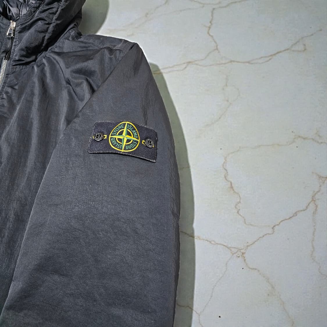 스톤아일랜드 하이퍼 덴스 나일론 트윌 프리마로프트 롱 후드 자켓 상품이미지4