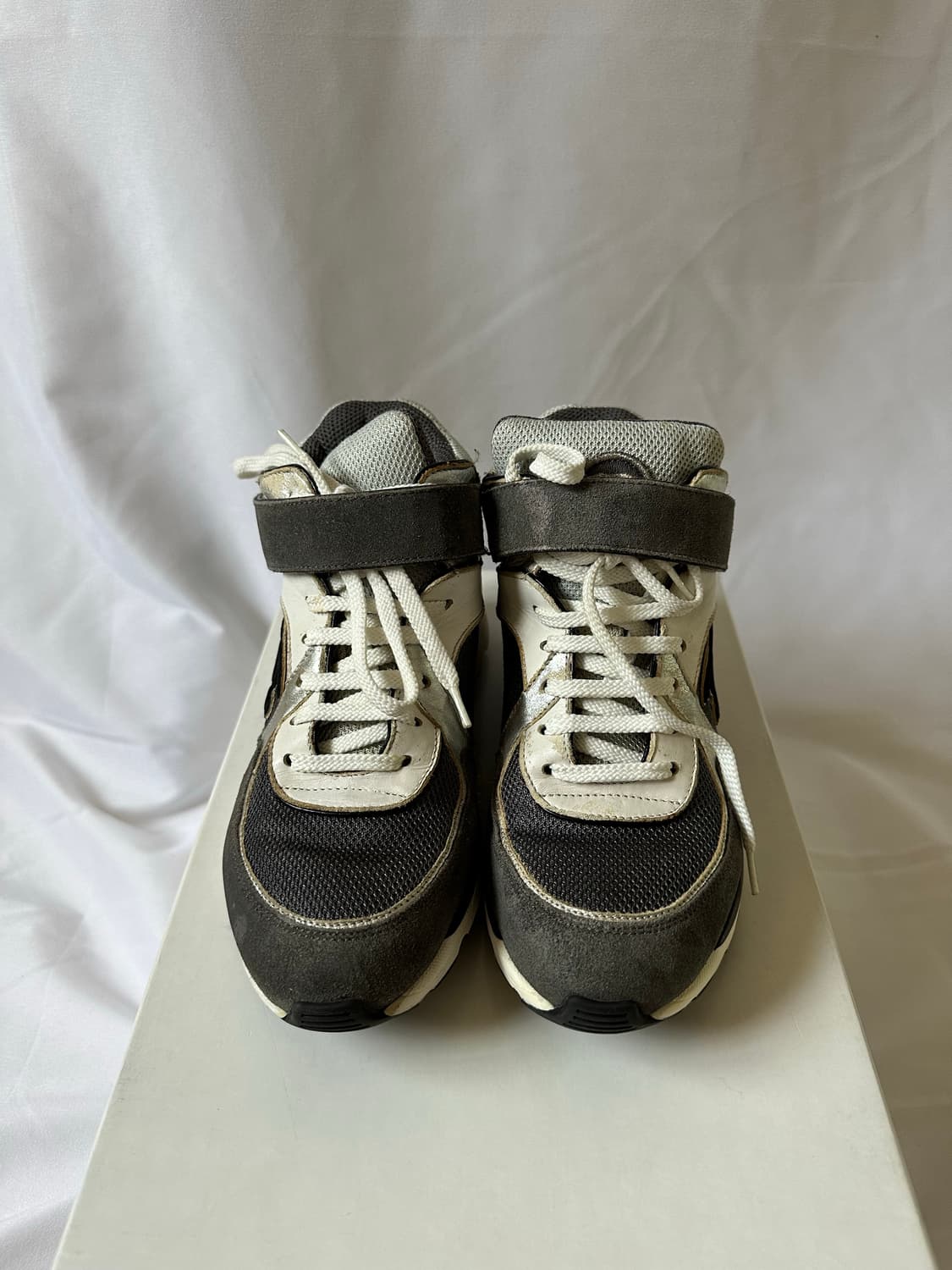 샤넬 CC로고 여성 크루즈 하이탑 스니커즈 그레이 36 상품이미지2