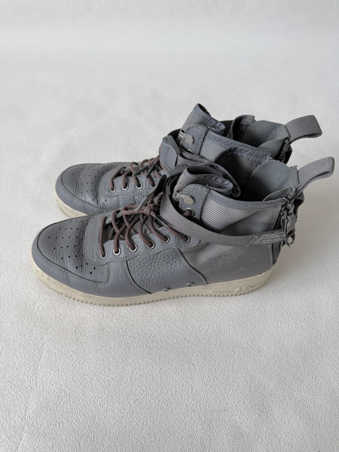 [280]나이키(NIKE) SF AF1 미드 다크그레이 포스하이 상품이미지4